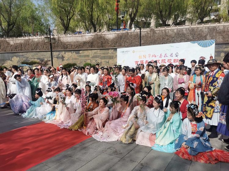花朝時節(jié)，春色醉美，曲江池邀你共赴花朝之事！